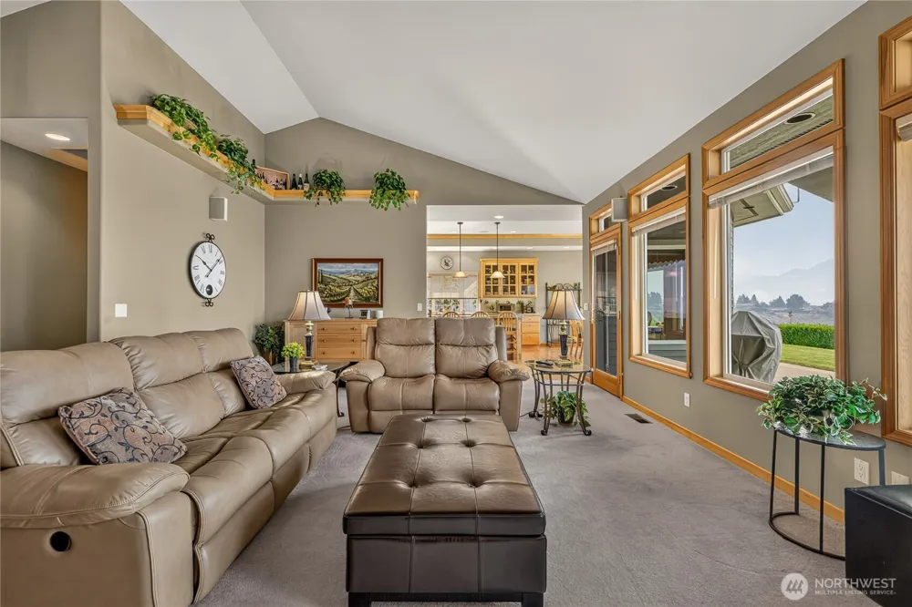 132 Bogey Boulevard Chelan, WA 98816