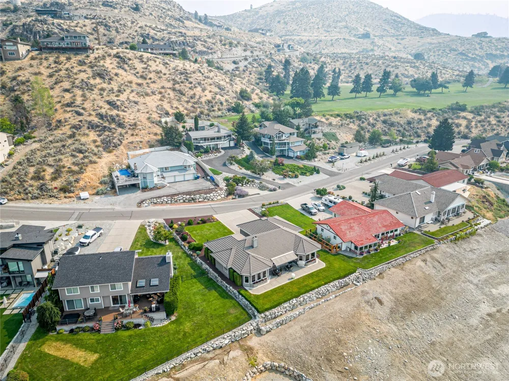 132 Bogey Boulevard Chelan, WA 98816