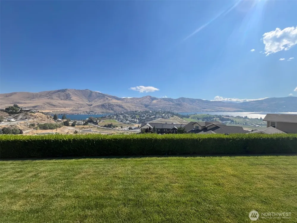 132 Bogey Boulevard Chelan, WA 98816