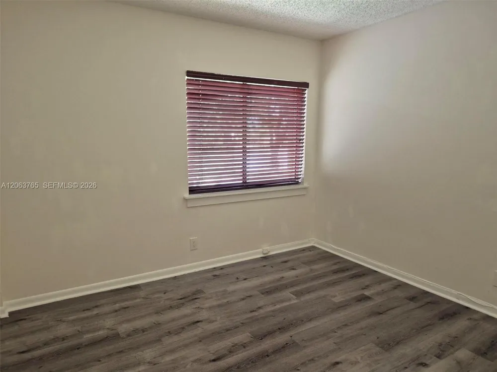 214 Wimbledon Lake Dr #57 Plantation, FL 33324