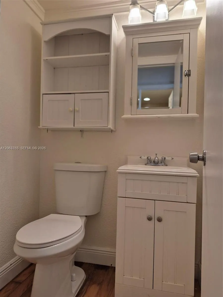 214 Wimbledon Lake Dr #57 Plantation, FL 33324