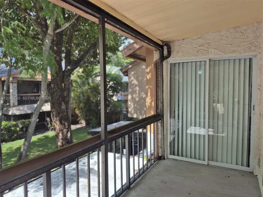 214 Wimbledon Lake Dr #57 Plantation, FL 33324