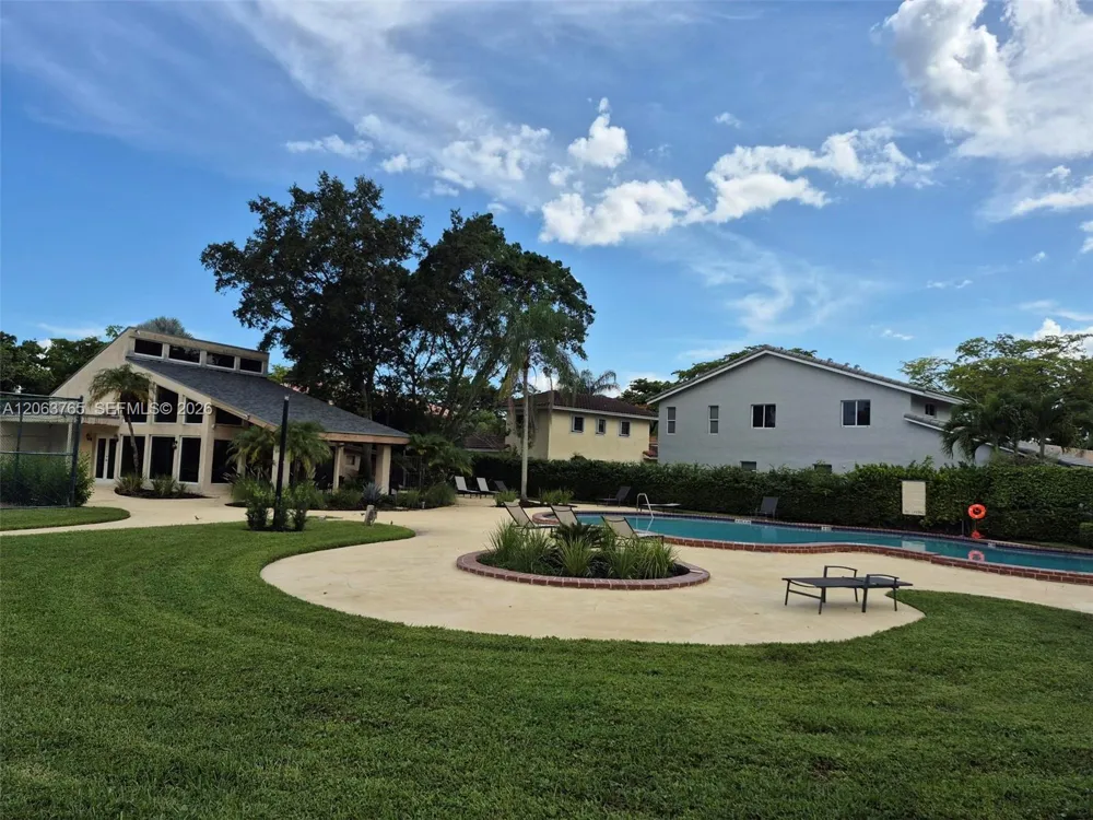 214 Wimbledon Lake Dr #57 Plantation, FL 33324