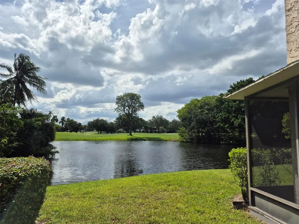 214 Wimbledon Lake Dr #57 Plantation, FL 33324