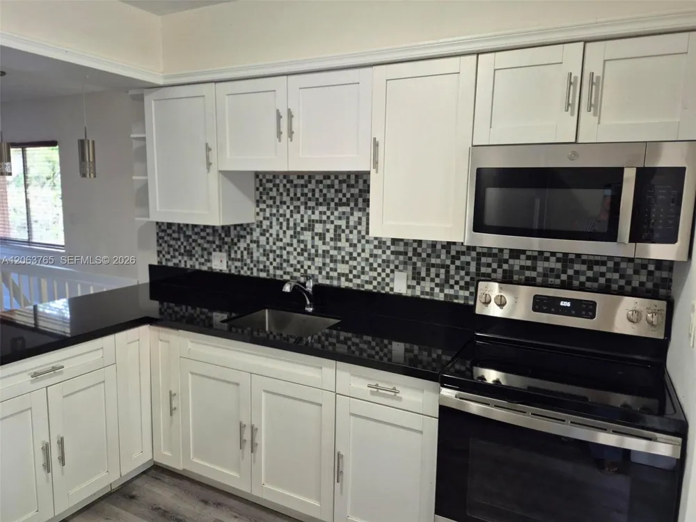 214 Wimbledon Lake Dr #57 Plantation, FL 33324