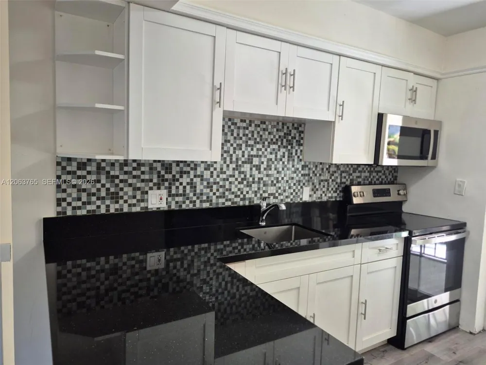 214 Wimbledon Lake Dr #57 Plantation, FL 33324