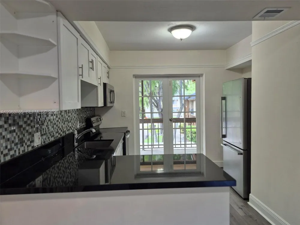 214 Wimbledon Lake Dr #57 Plantation, FL 33324