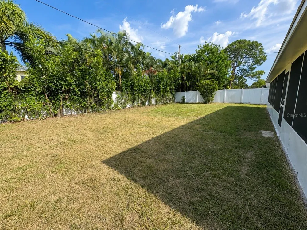 5419 DENVER STREET NE St Petersburg, FL 33703