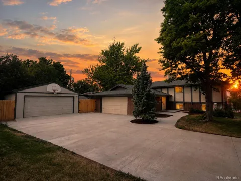 1404 E Fremont Circle