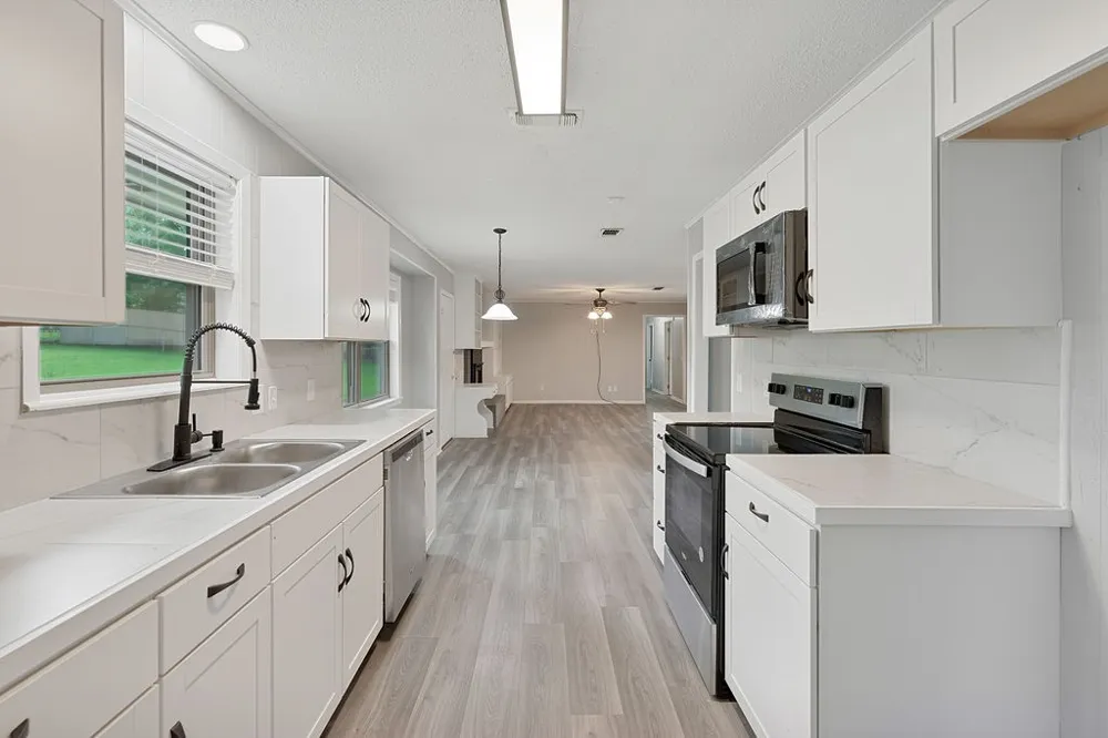 4116 Lakeshore Drive Lone Star, TX 75668