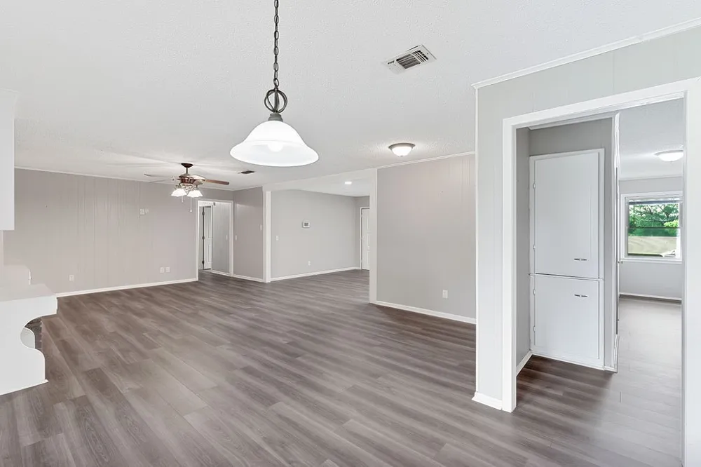 4116 Lakeshore Drive Lone Star, TX 75668