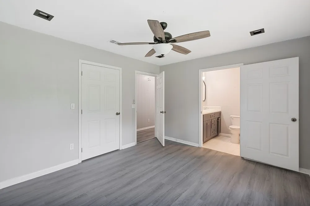 4116 Lakeshore Drive Lone Star, TX 75668