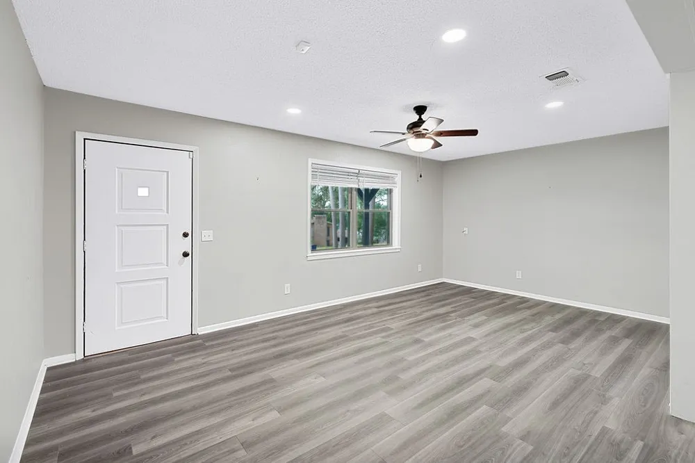 4116 Lakeshore Drive Lone Star, TX 75668