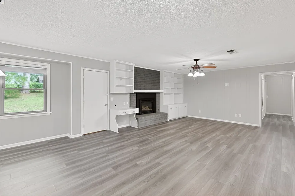 4116 Lakeshore Drive Lone Star, TX 75668