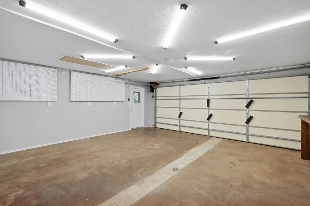 4116 Lakeshore Drive Lone Star, TX 75668