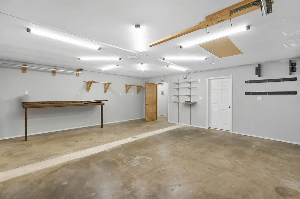 4116 Lakeshore Drive Lone Star, TX 75668