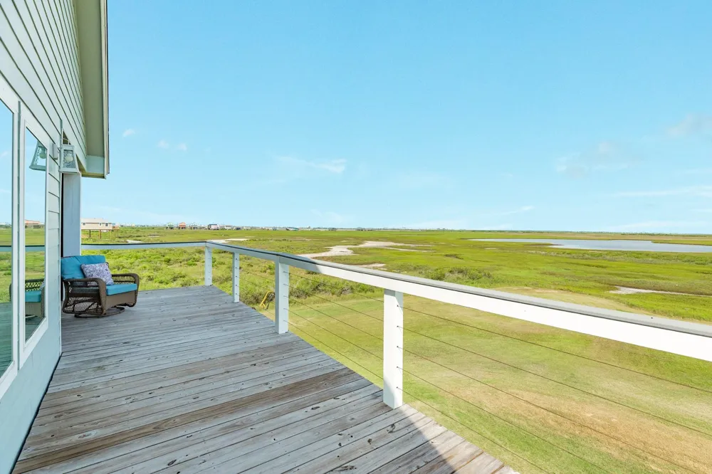 2631 Blue Water Hwy Surfside Beach, TX 77541