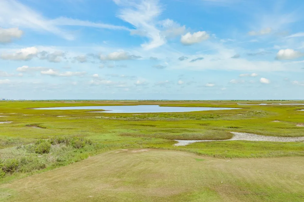 2631 Blue Water Hwy Surfside Beach, TX 77541