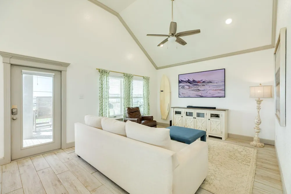 2631 Blue Water Hwy Surfside Beach, TX 77541