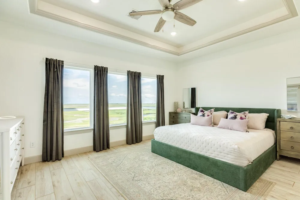 2631 Blue Water Hwy Surfside Beach, TX 77541