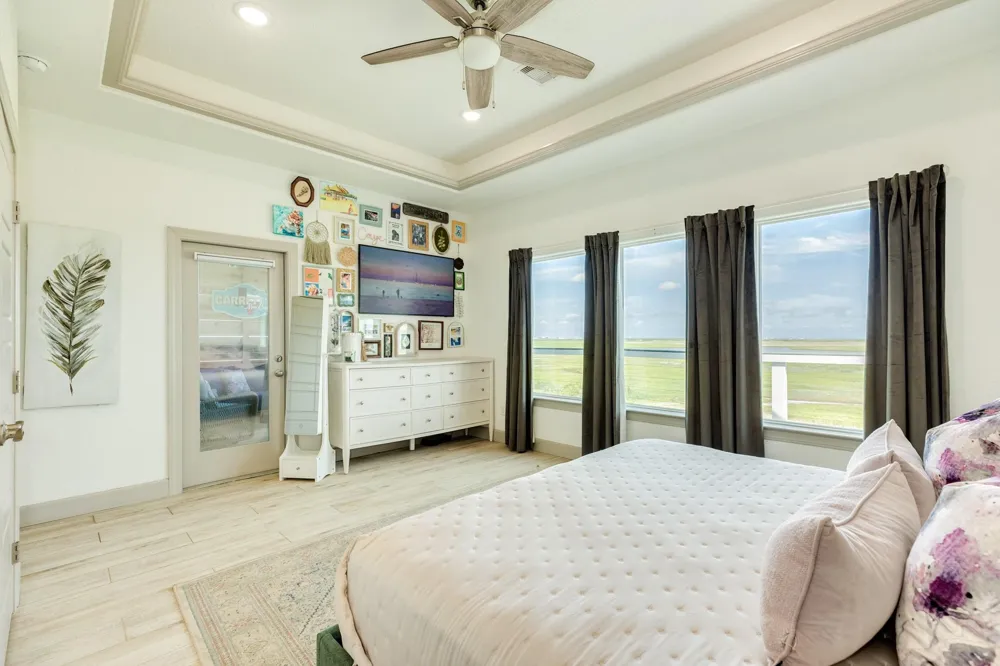 2631 Blue Water Hwy Surfside Beach, TX 77541