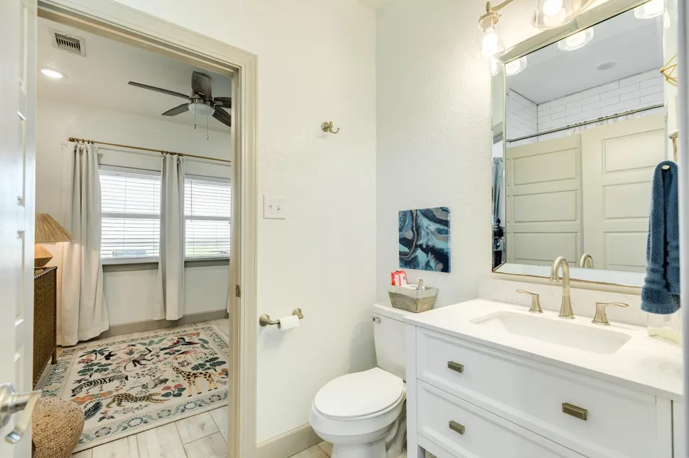 2631 Blue Water Hwy Surfside Beach, TX 77541