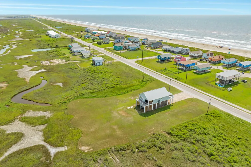 2631 Blue Water Hwy Surfside Beach, TX 77541
