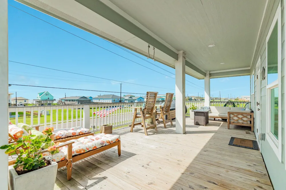 2631 Blue Water Hwy Surfside Beach, TX 77541