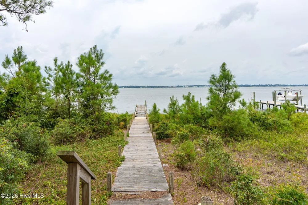 270 Oakleaf Drive Pine Knoll Shores, NC 28512