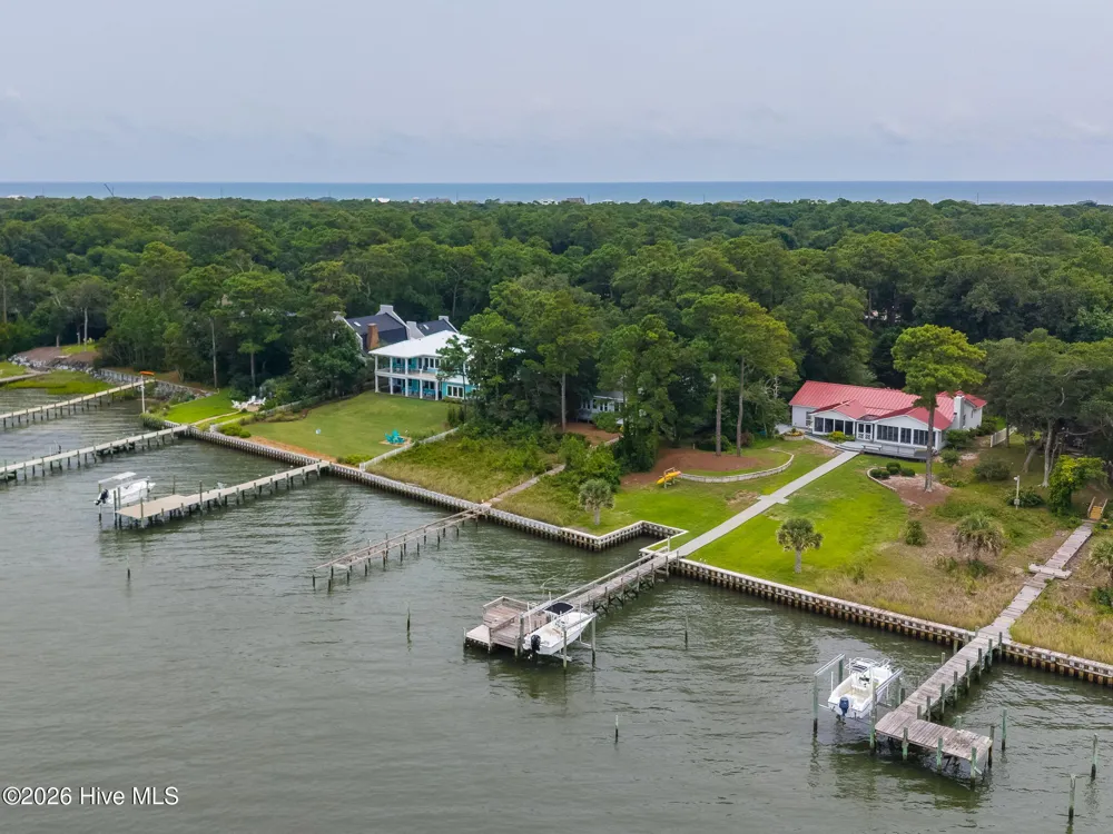 270 Oakleaf Drive Pine Knoll Shores, NC 28512