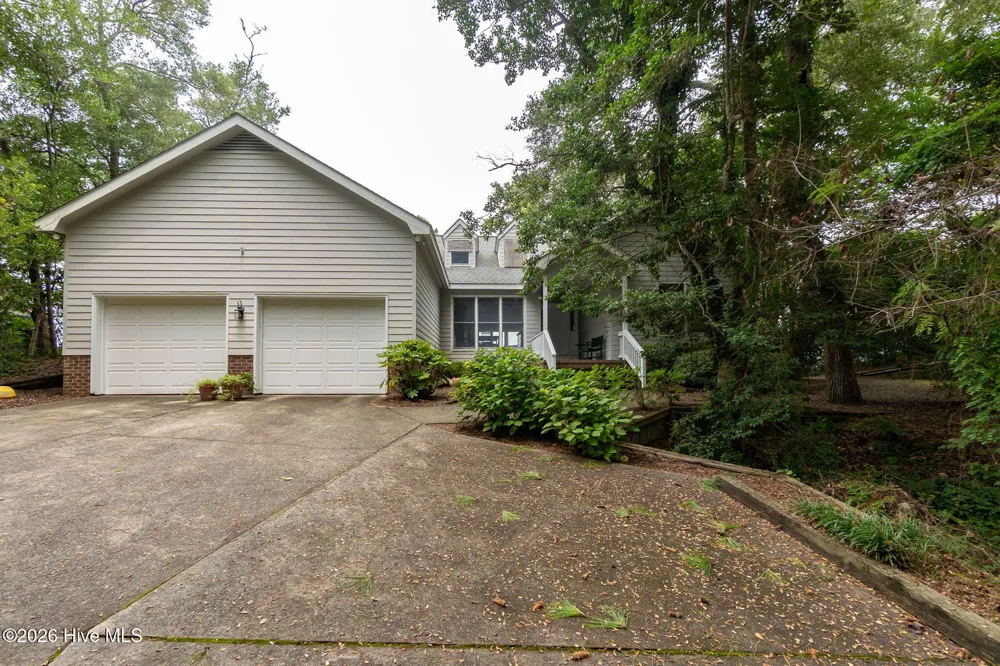 270 Oakleaf Drive Pine Knoll Shores, NC 28512