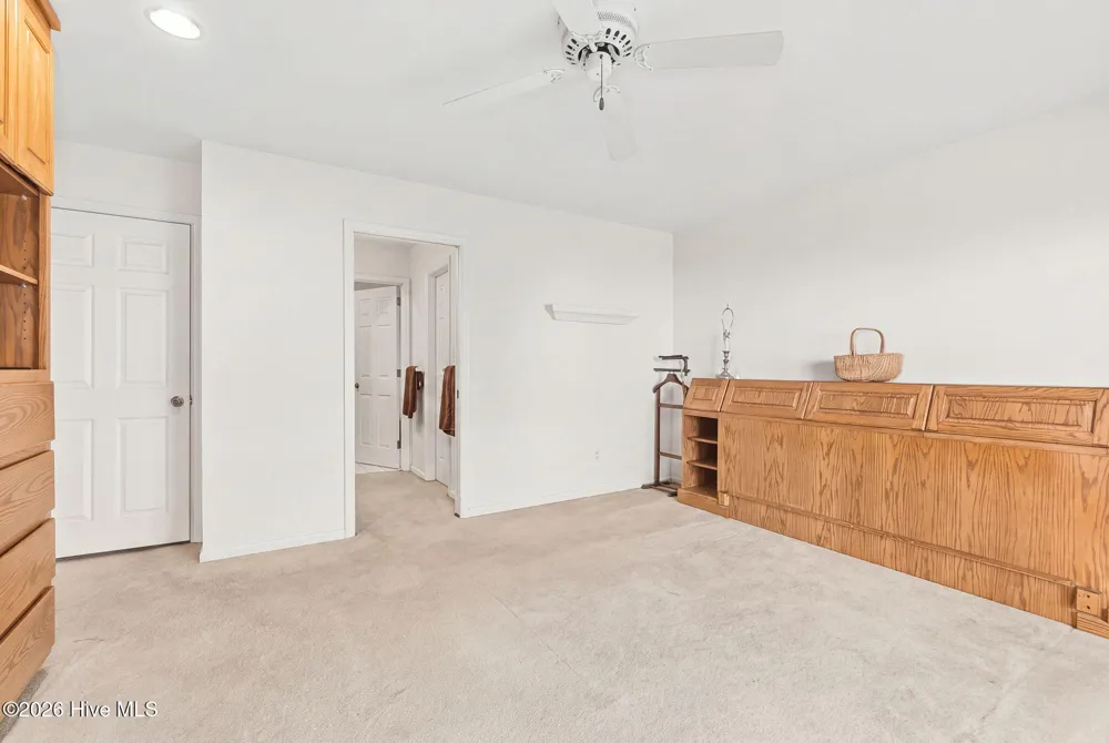 270 Oakleaf Drive Pine Knoll Shores, NC 28512