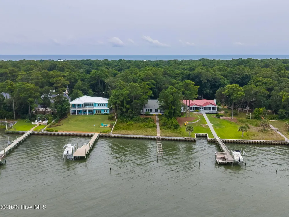 270 Oakleaf Drive Pine Knoll Shores, NC 28512
