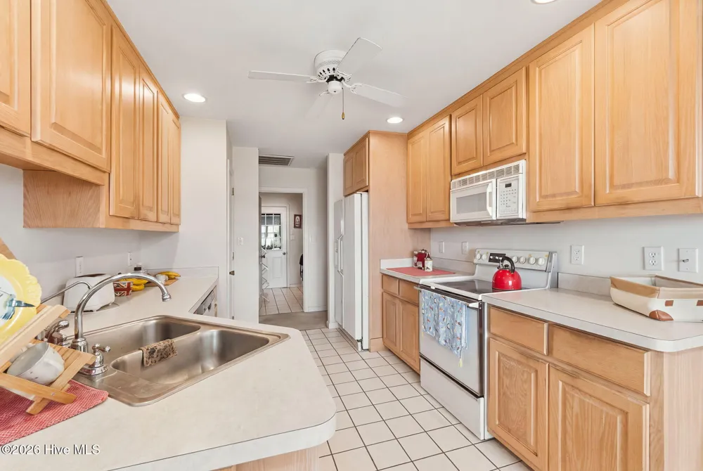 270 Oakleaf Drive Pine Knoll Shores, NC 28512