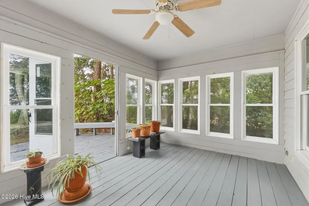 270 Oakleaf Drive Pine Knoll Shores, NC 28512