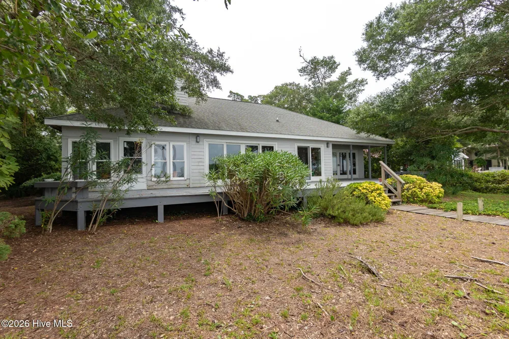 270 Oakleaf Drive Pine Knoll Shores, NC 28512