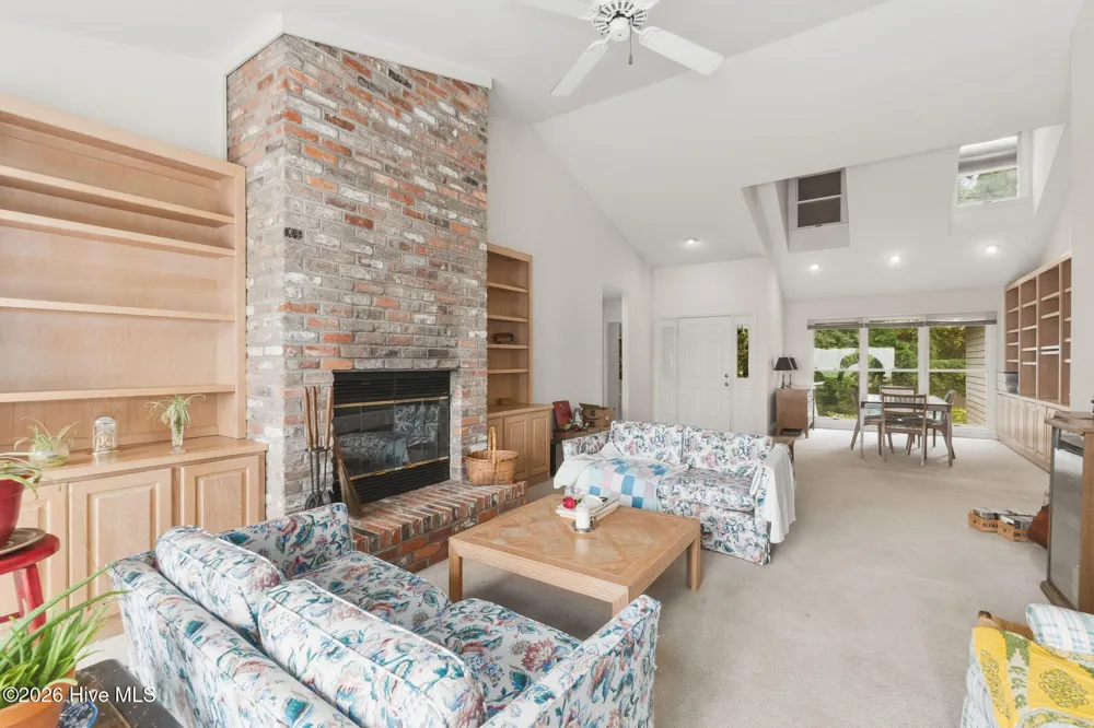 270 Oakleaf Drive Pine Knoll Shores, NC 28512