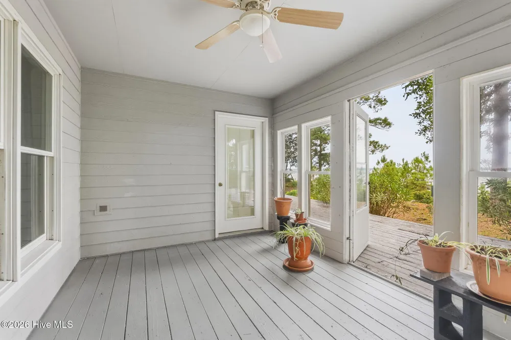270 Oakleaf Drive Pine Knoll Shores, NC 28512