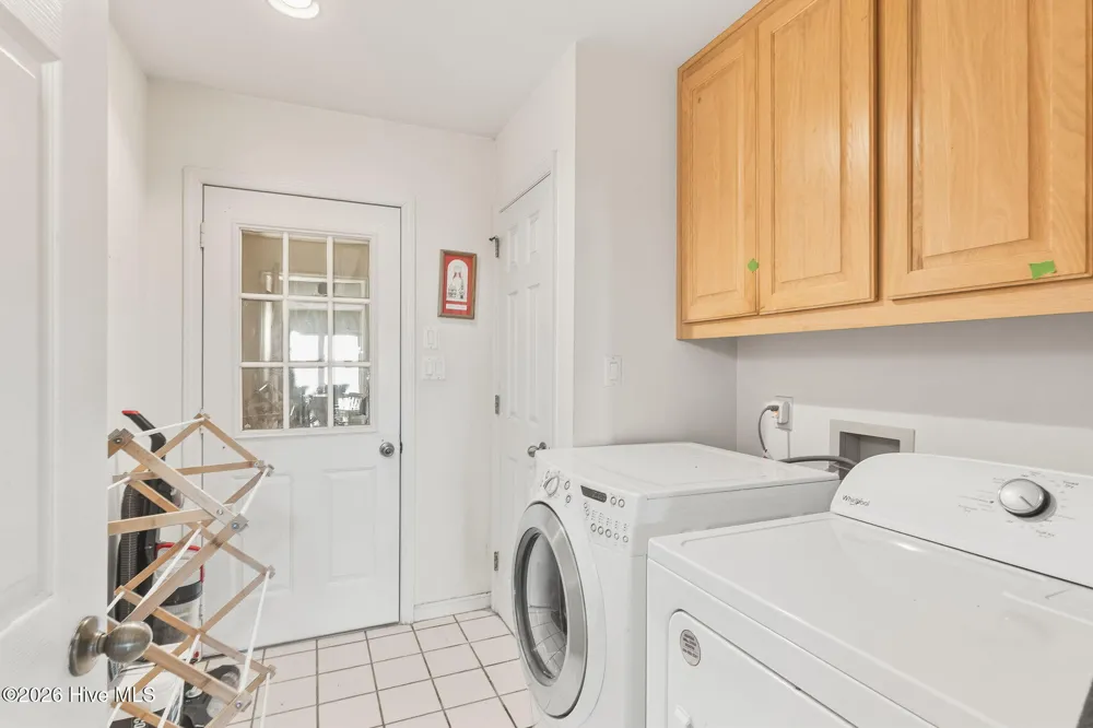 270 Oakleaf Drive Pine Knoll Shores, NC 28512