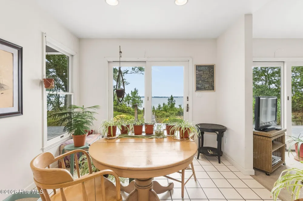 270 Oakleaf Drive Pine Knoll Shores, NC 28512