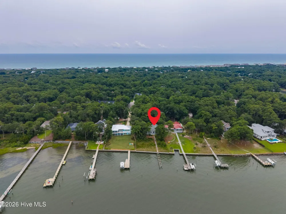 270 Oakleaf Drive Pine Knoll Shores, NC 28512