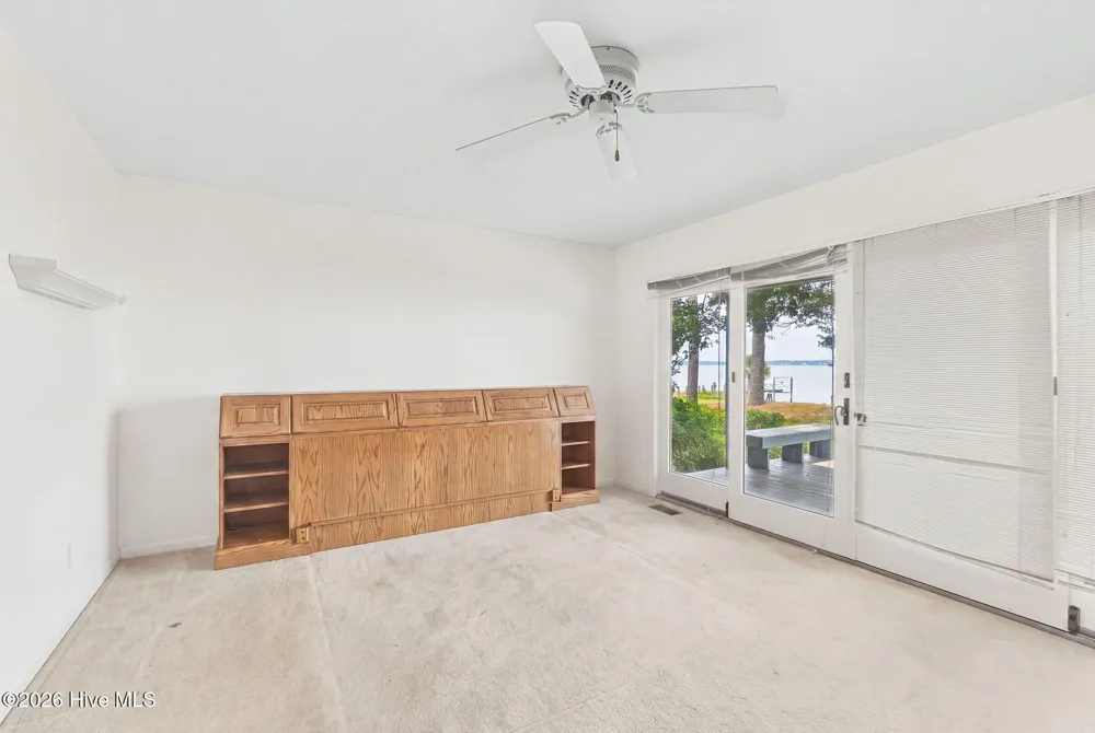 270 Oakleaf Drive Pine Knoll Shores, NC 28512