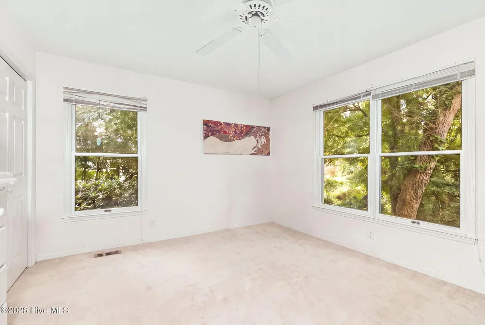 270 Oakleaf Drive Pine Knoll Shores, NC 28512