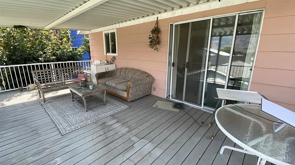 914 17th Avenue Oroville, WA 98844