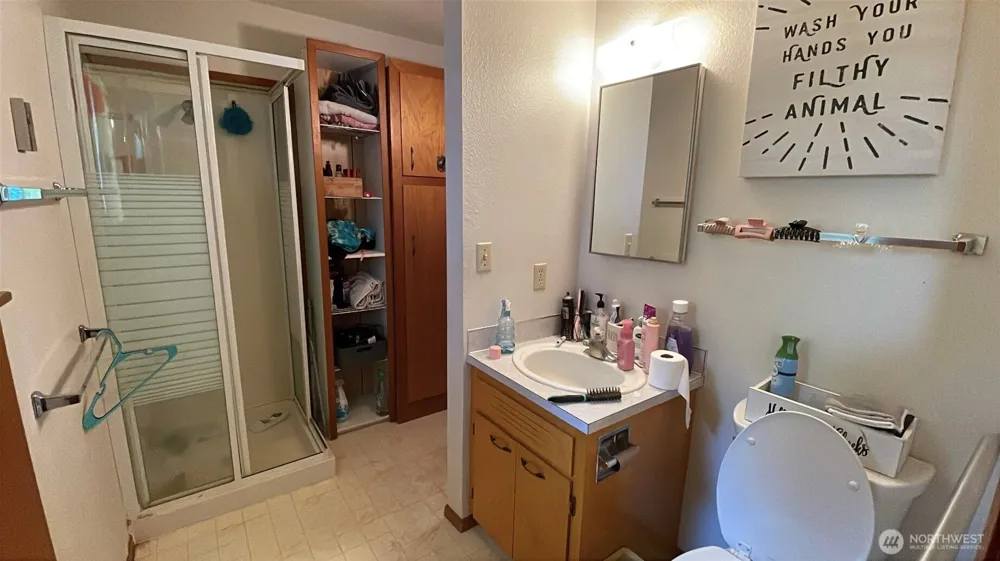 914 17th Avenue Oroville, WA 98844