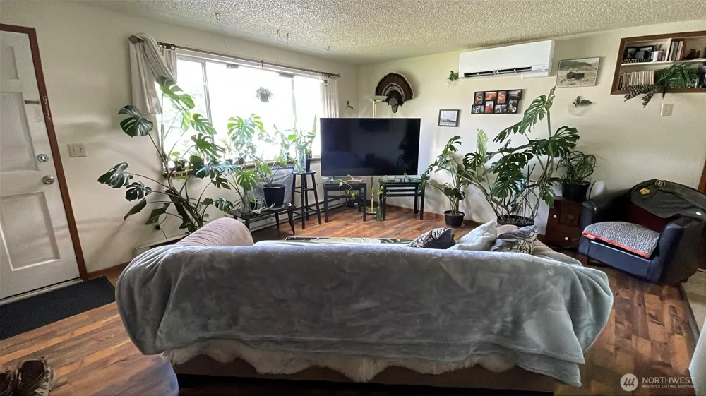 914 17th Avenue Oroville, WA 98844