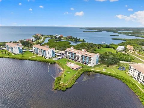 4650 BAY BOULEVARD #1044