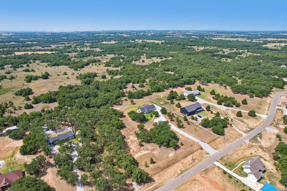 165 Rolling Bend Road Alvord, TX 76225