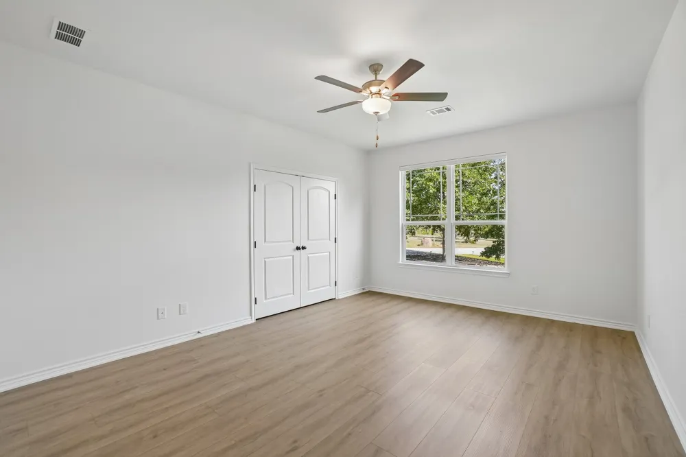 165 Rolling Bend Road Alvord, TX 76225