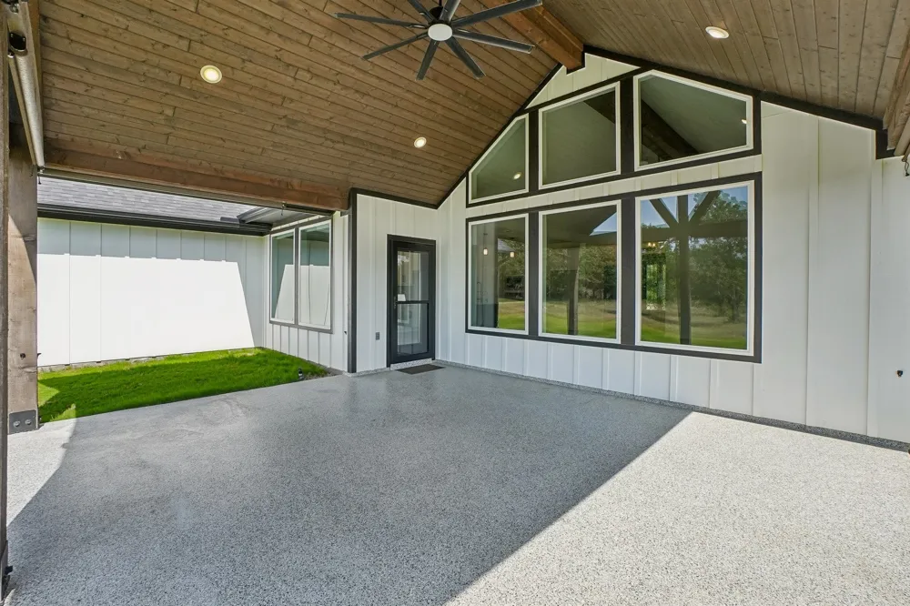 165 Rolling Bend Road Alvord, TX 76225